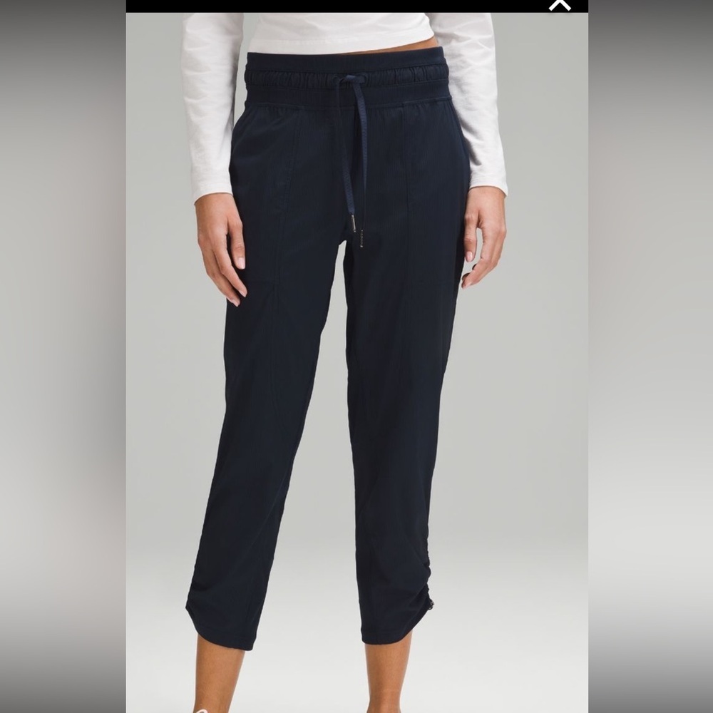 LULULEMON DANCE STUDIO MID-RISE CROPPED PANT 25” BLACK SIZE 4 EUC